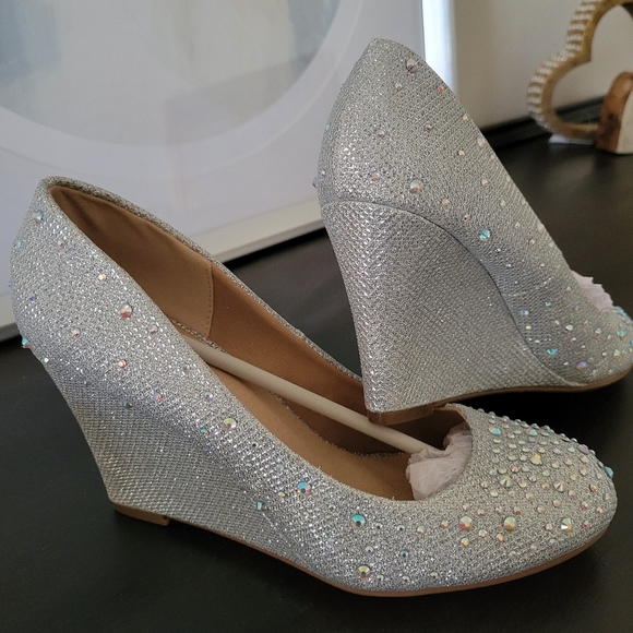 Forever - New Silver Stone Glitter, Round Toe, Mid Wedge Heels - Picture 2 of 4